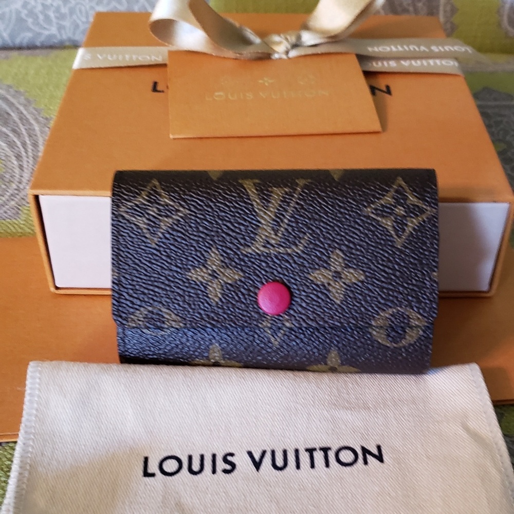 Louis vuitton 6 key holder
